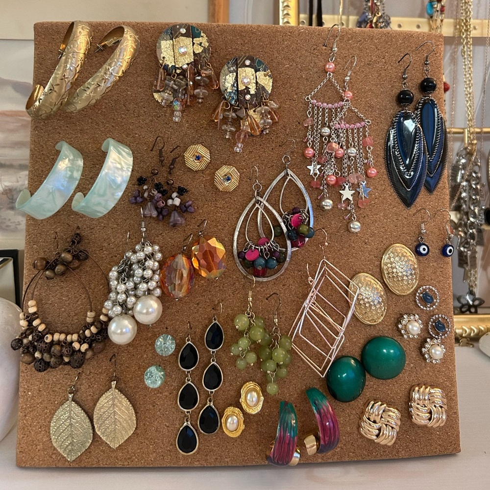 ✨ BUNDLE of 24 pairs of Earrings ✨